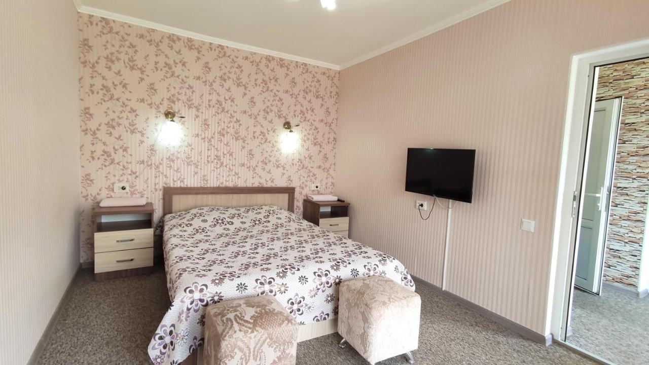 Hotel Natalia Kaji-Say Buitenkant foto